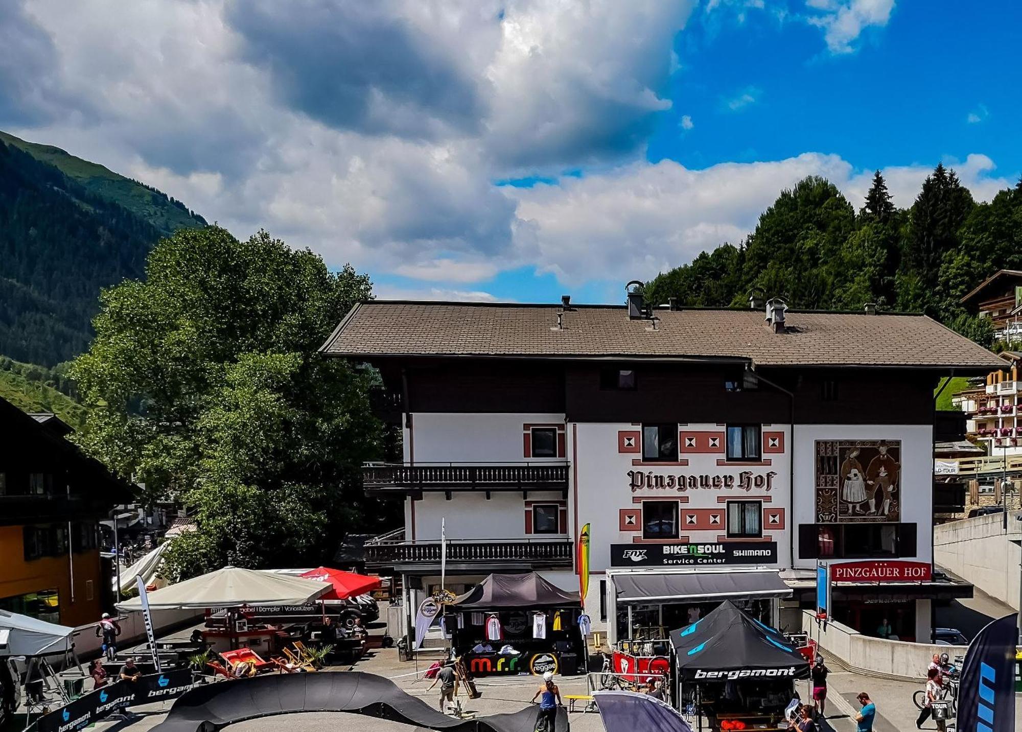 Hotel Pinzgauerhof - Inclusive Evening Dinner Saalbach-Hinterglemm Eksteriør bilde